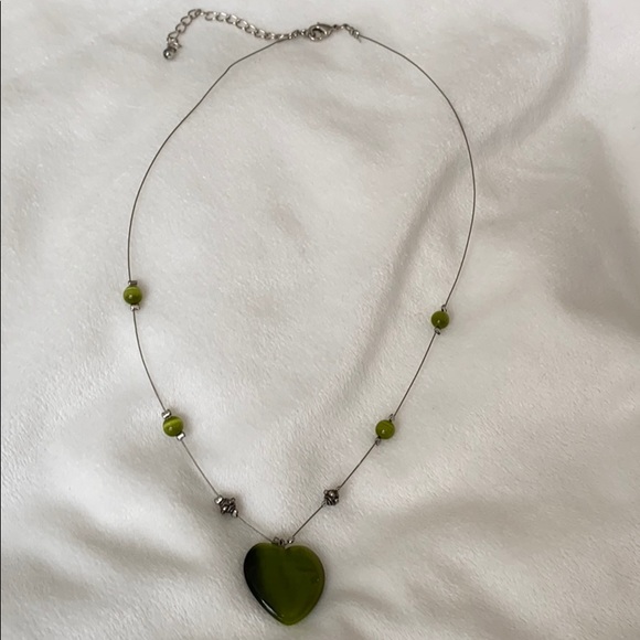 $20 1” Green Heart Pendant 18” Beaded Necklace - Picture 4 of 8